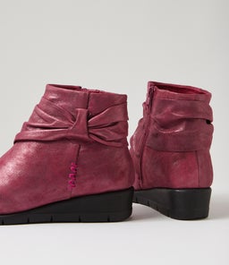 MONET SU MULBERRY METALLIC SUEDE