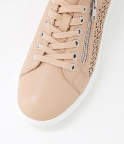 ZARINA SU DK NUDE WHITE SOLE LEATHER