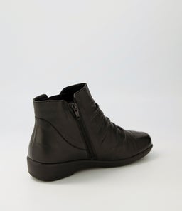PANKA SU BLACK LEATHER ELASTIC