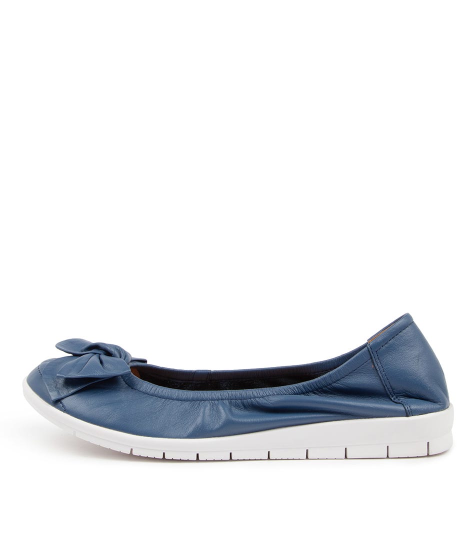 Buy Supersoft Fransisco3 Su Flats online with free shipping