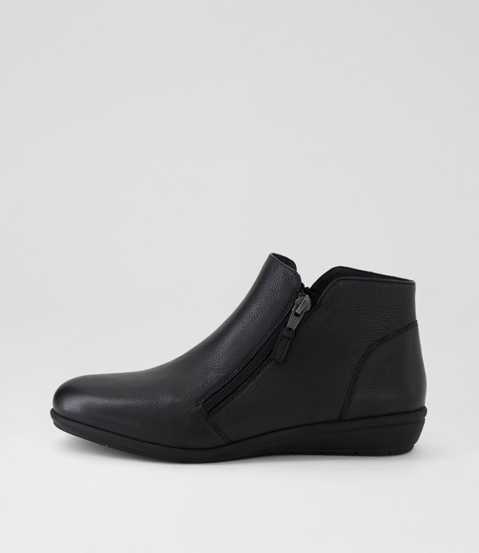 Fallenn Black Leather Ankle Boots