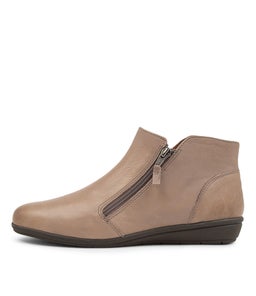 FALLENN SU DK STONE BLACK SOLE LEATHER