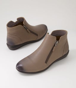FALLENN SU TAUPE LEATHER