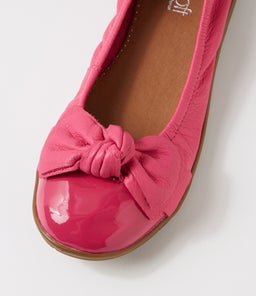 FROMS SU FUCHSIA PATENT LEATHER