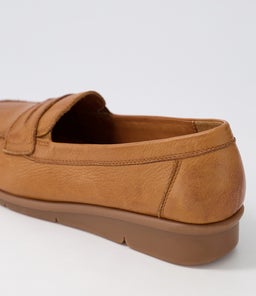 PUNIS SU TAN GUM SOLE LEATHER