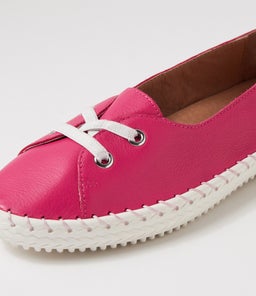 WOMANS SU DK FUCHSIA WHITE SOLE LEATHER