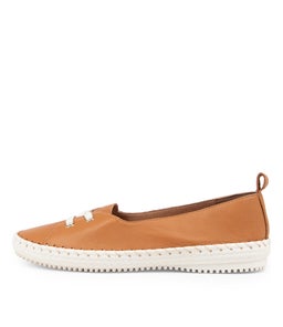 WOMANS SU DK TAN WHITE SOLE LEATHER