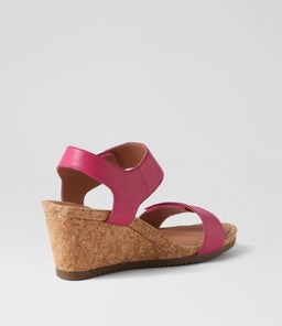 AVERY SU DK FUCHSIA LEATHER