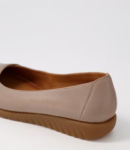 NANIEN SU TAUPE GUM SOLE LEATHER