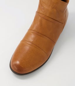 FOIS SU NEW TAN LEATHER