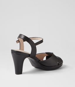 SURRENDER SU BLACK LEATHER