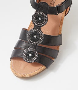 AMIIEE SU BLACK LEATHER