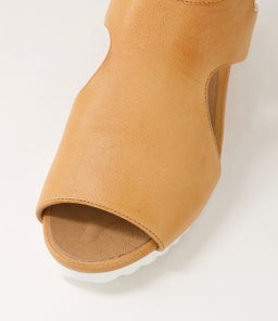 BETHYS SU DK TAN LEATHER