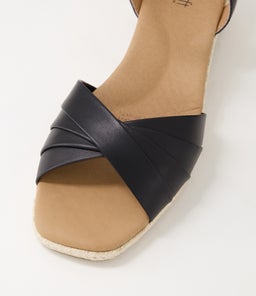 ZARRI SU BLACK LEATHER