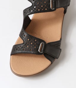 MAZ2 SU BLACK BLACK SOLE LEATHER