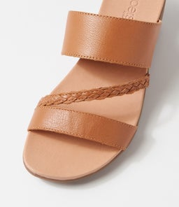 JORJA2 SU DK TAN GUM SOLE LEATHER