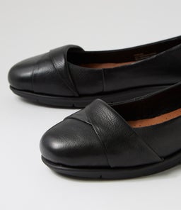 POSH SU BLACK LEATHER