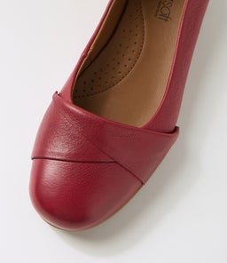 POSH SU CHERRY LEATHER