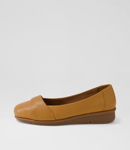 POSH SU NEW TAN LEATHER