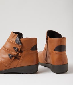 PARISA SU NEW TAN BROWN LEATHER