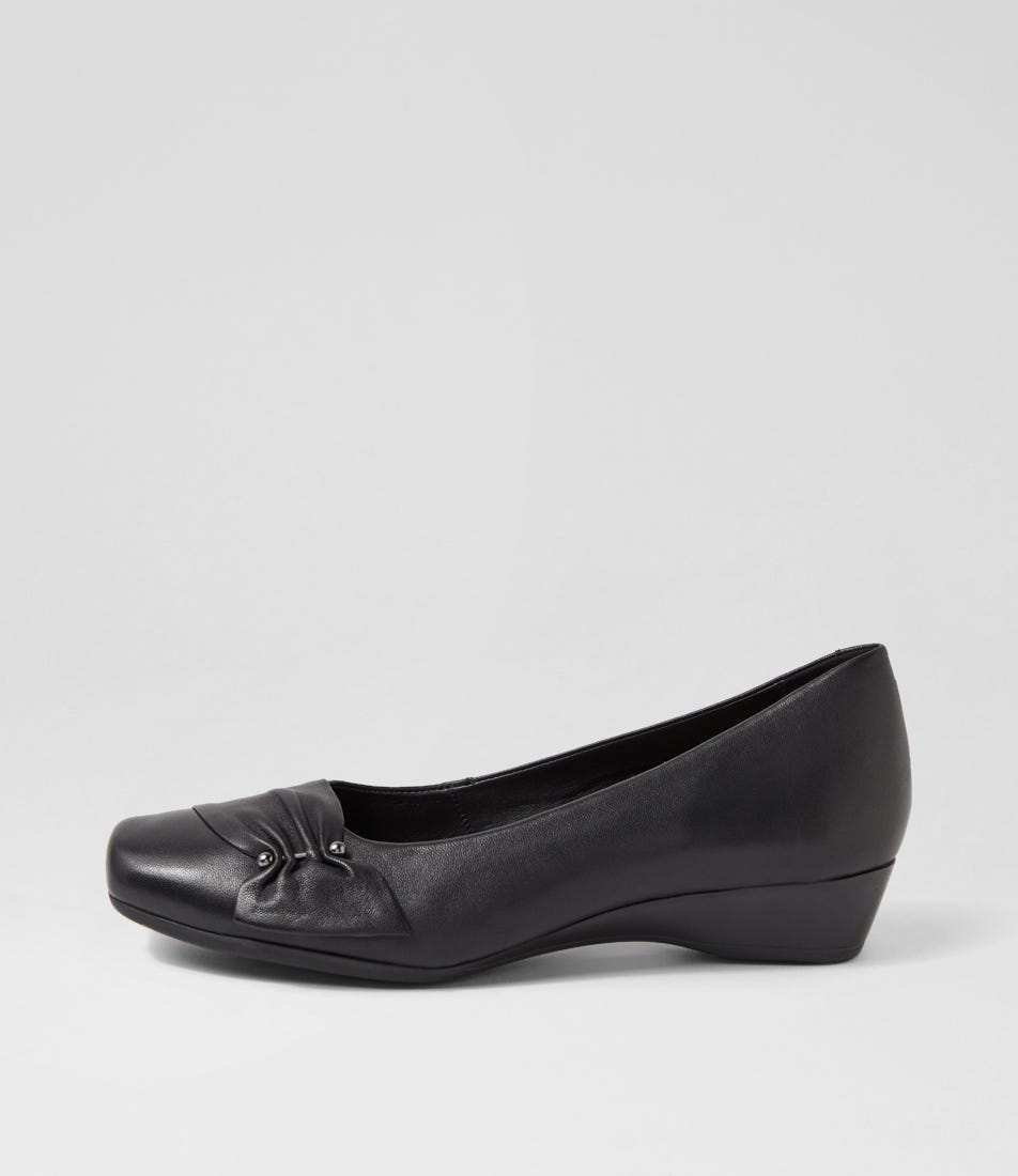 Reverse Su Black Leather