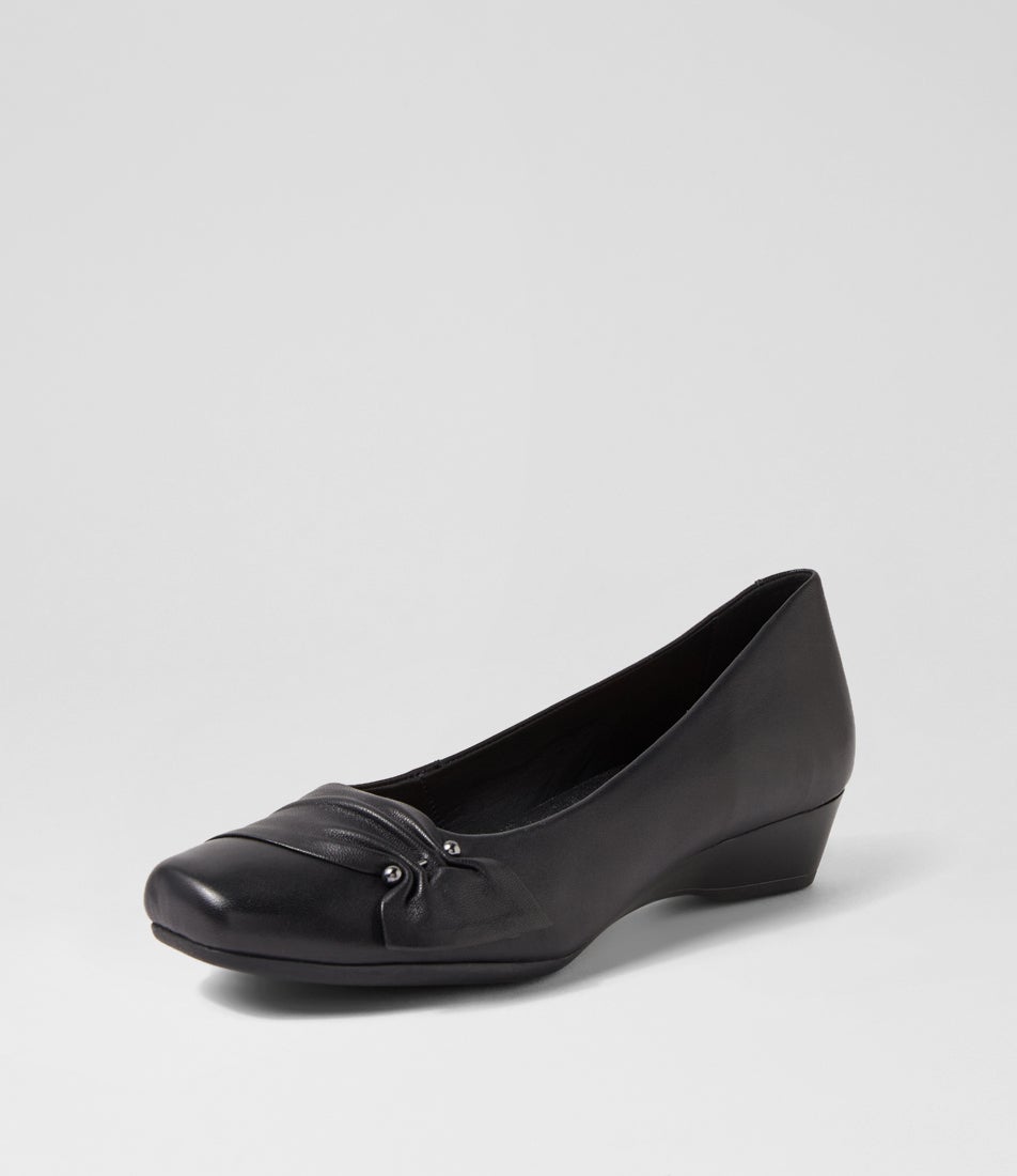 Reverse-Su-Black-Leather