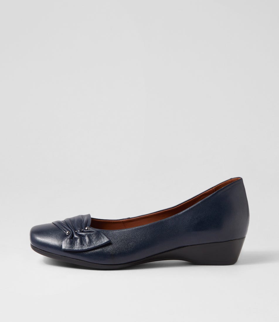 Reverse Su Navy Leather
