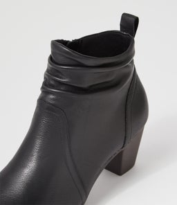 FELICIITY SU BLACK LEATHER