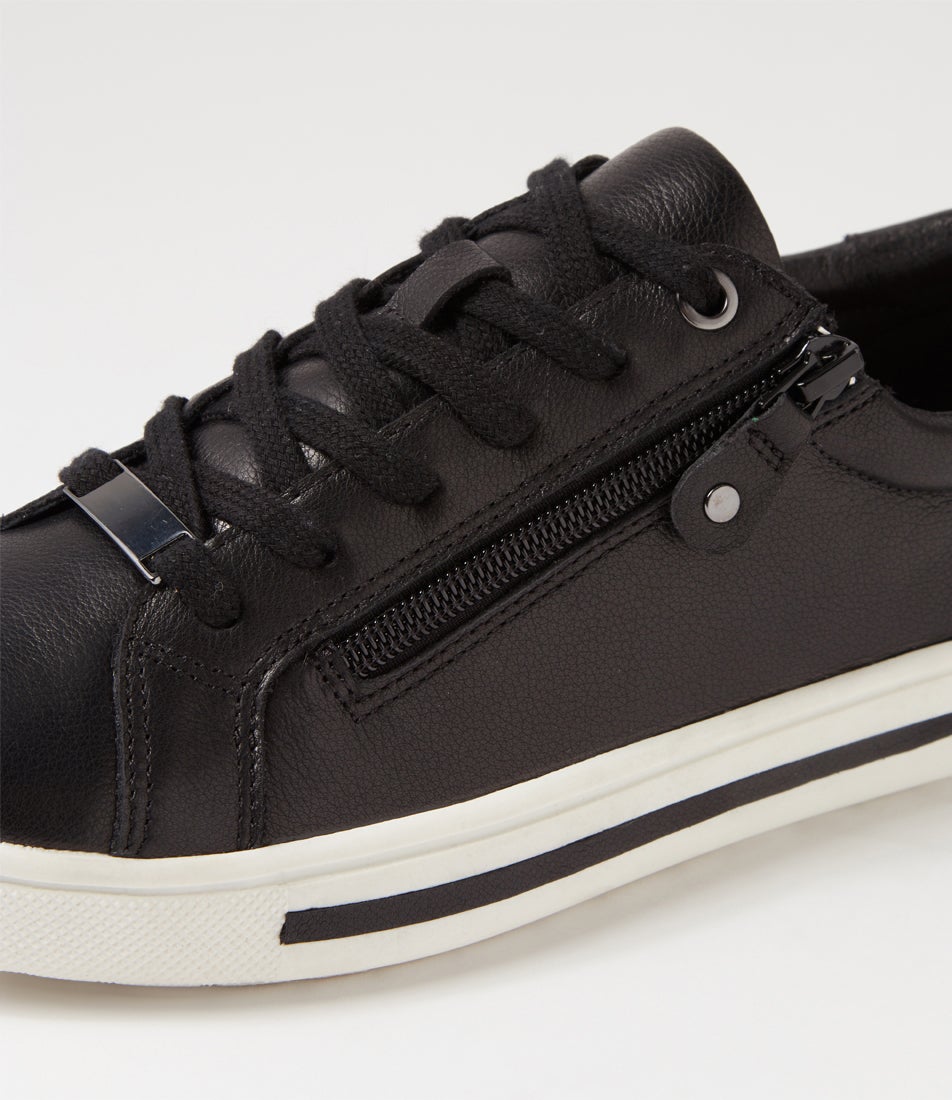 Evone Black Leather Sneakers