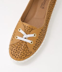 WIN SU DK TAN LEATHER