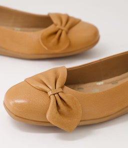 CONNOR SU DK TAN LEATHER
