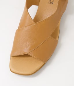 DESTINI SU DK TAN LEATHER