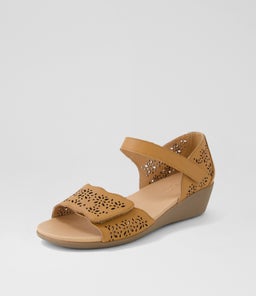 JOONI SU DK TAN LEATHER