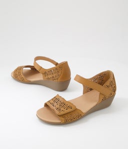 JOONI SU DK TAN LEATHER