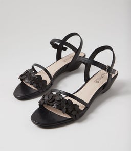 BLOSSUMS SU BLACK LEATHER
