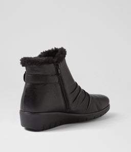 GIIA SU BLACK LEATHER