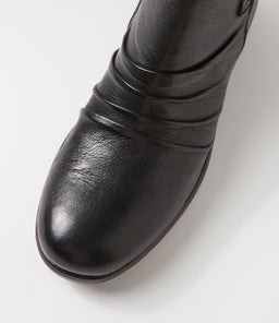 GIIA SU BLACK LEATHER