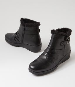 GIIA SU BLACK LEATHER
