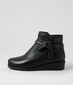 MAYI SU BLACK LEATHER
