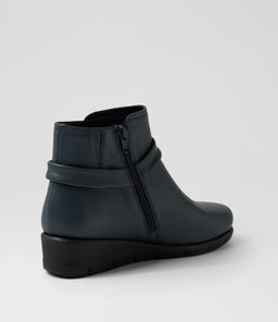 MAYI SU NAVY LEATHER