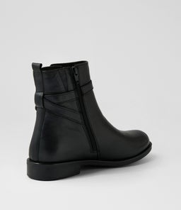 DANNELA SU BLACK LEATHER
