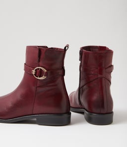 DANNELA SU RASPBERRY VINTAGE LEATHER