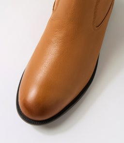 DAKOTTA W SU NEW TAN LEATHER