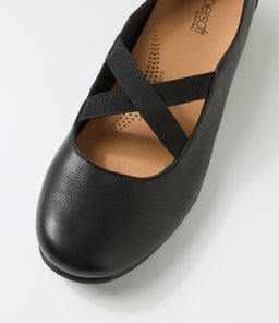 BROOKYI D SU BLACK LEATHER