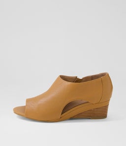 SHAI SU DK TAN LEATHER