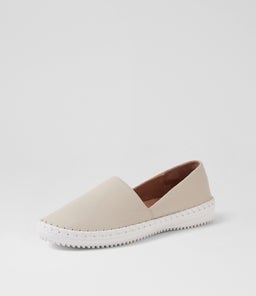 WHITNEI SU ALMOND LEATHER