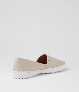 WHITNEI SU ALMOND LEATHER