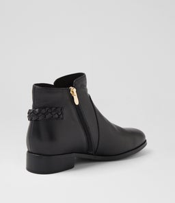 BELIEVES SU BLACK LEATHER