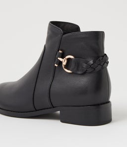 BELIEVES SU BLACK LEATHER