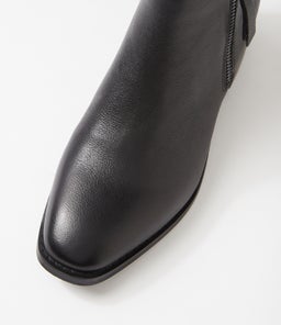 NICKIE SU BLACK LEATHER
